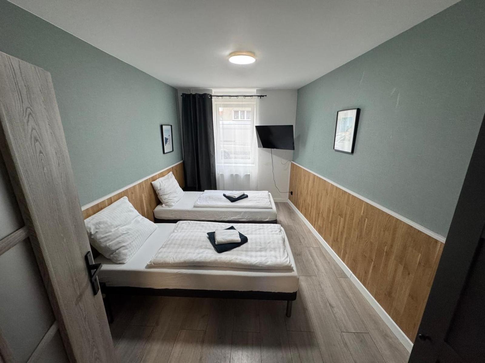 Guben Wohnungen Studio Bagian luar foto